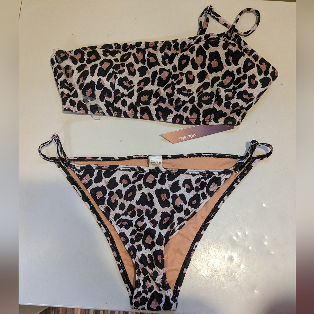 Molybell, size medium, cheetah print